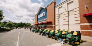 Lowe’s: AI Adoption, Pro Momentum and FBM Integration Will Drive Growth