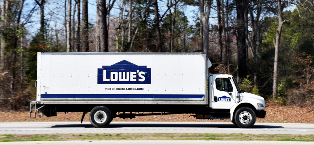 Lowe’s Tightens Its Grip on the Small Pro with AI Tools, Trades Investment